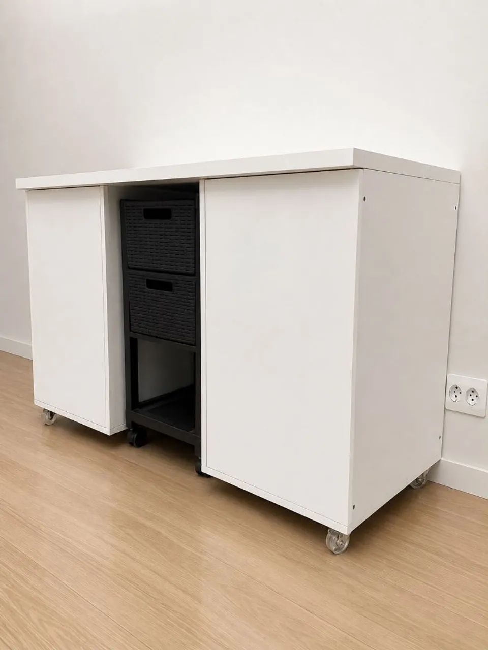 Mesa/ Nichos com rodinhas / organizador  - Foto 2