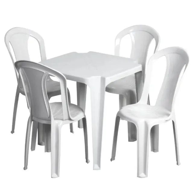 Mesa e cadeira de plástico 