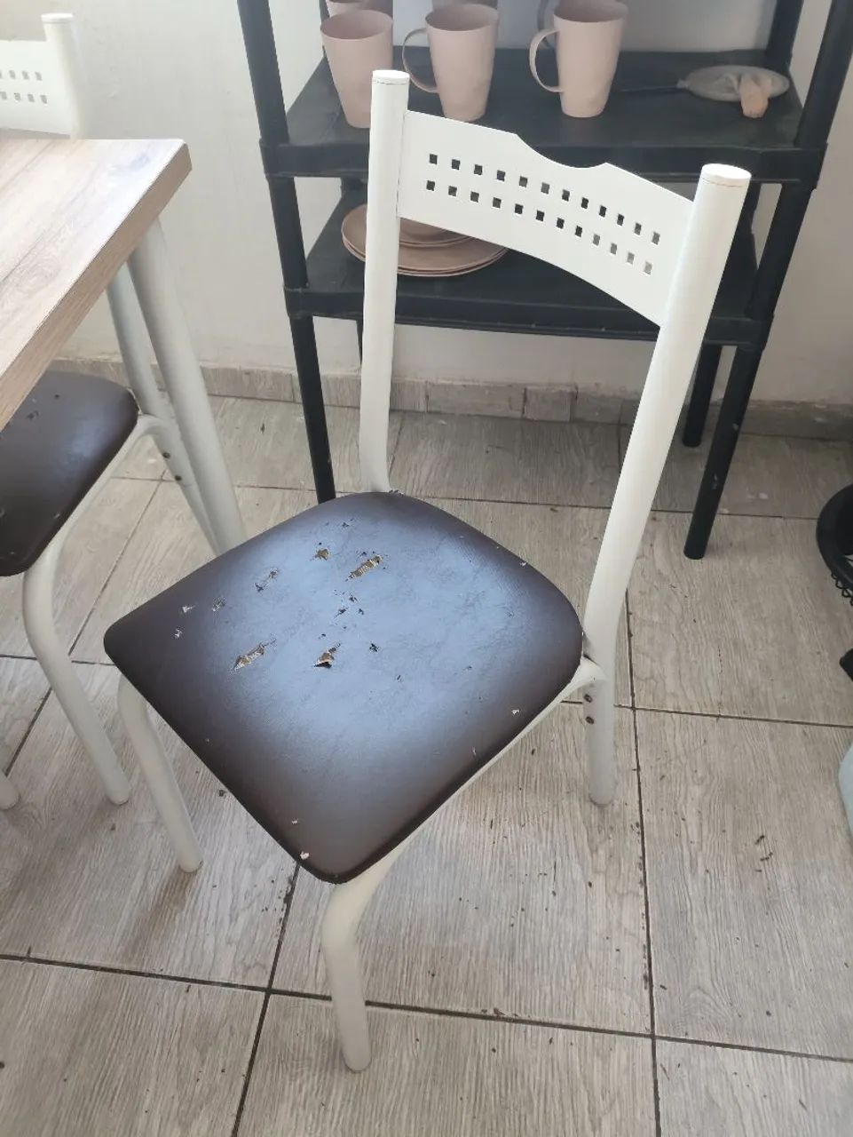 Conjunto mesa com quatro cadeiras - Foto 5