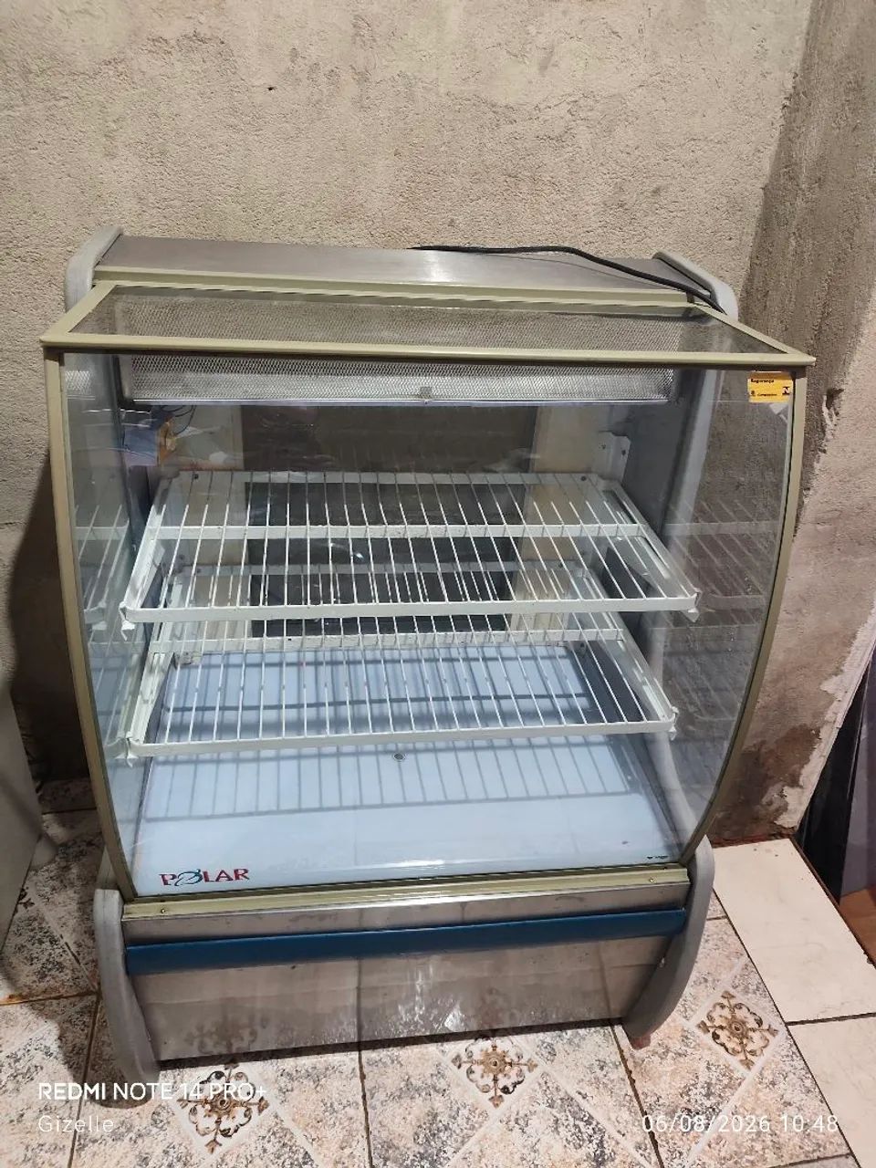 VITRINE REFRIGERADA POLAR - USADA E CONSERVADA - Foto 2