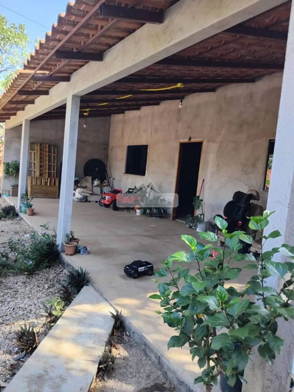 Casa - 2Q - Lote 750 M² com Porteira Fechada