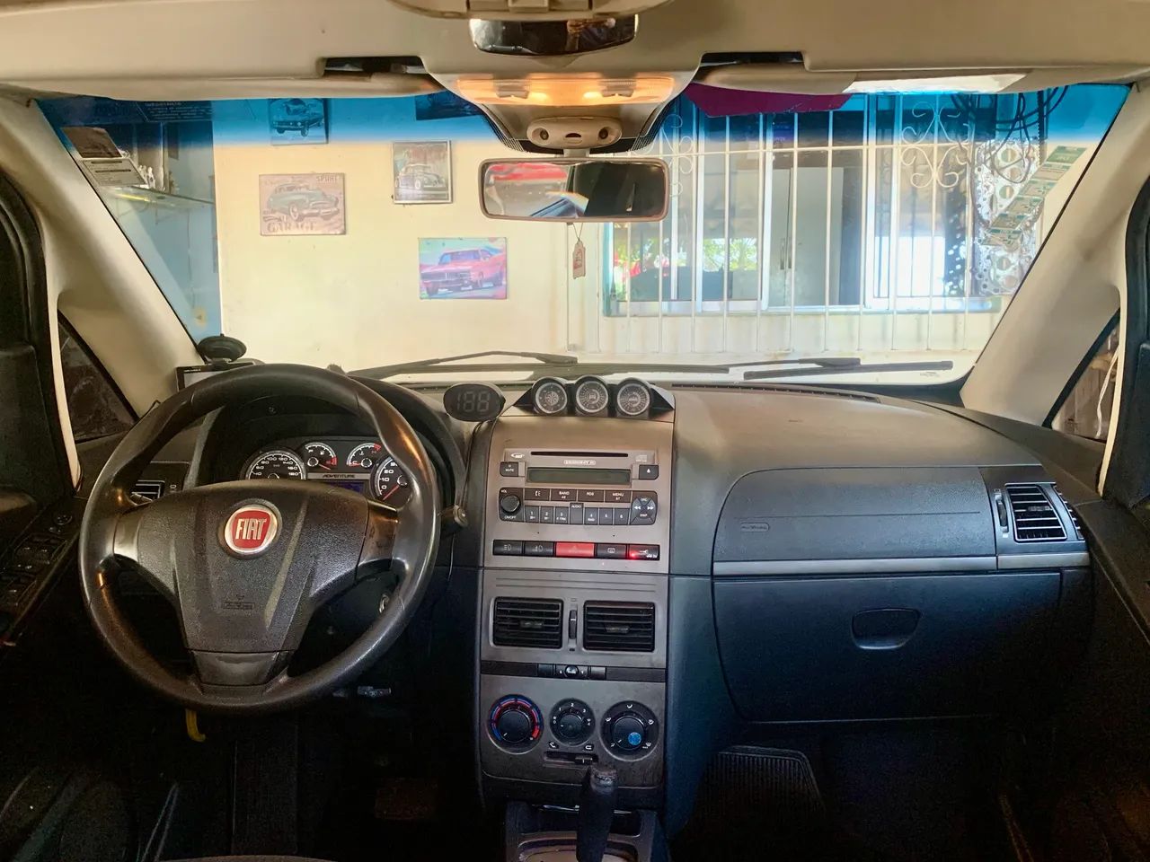 Fiat Idea Adv./ Adv.lock.dualogic 1.8 Flex 5P 2011 - Foto 2
