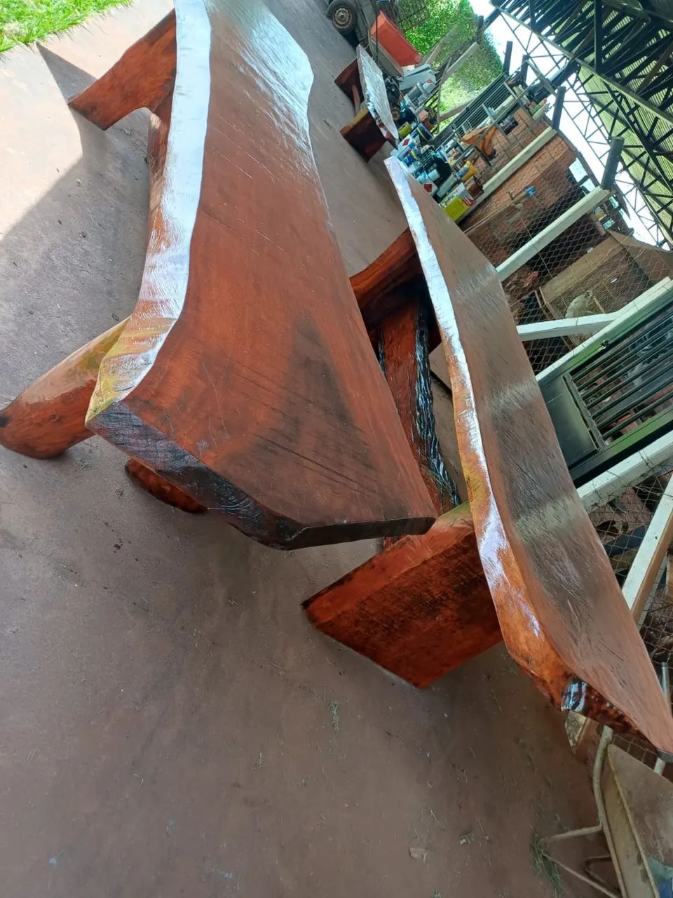 Vende-se Mesa Rústica de Madeira  - Foto 5