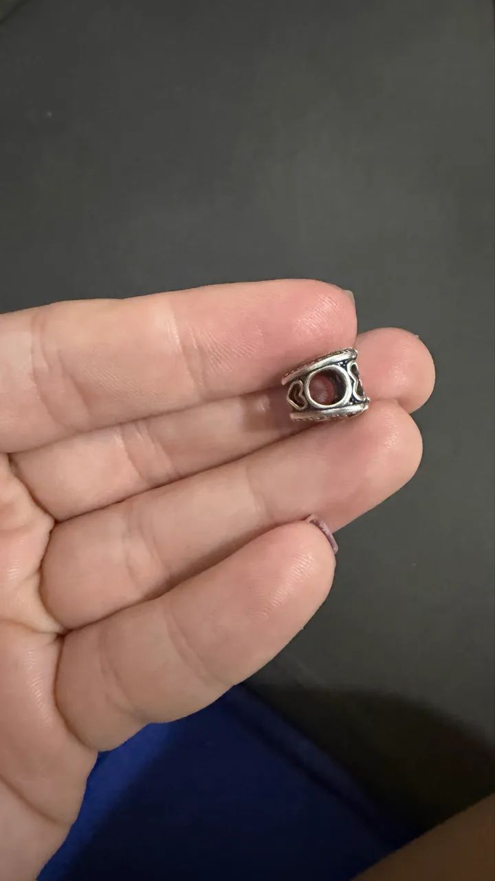 Berloque Pandora Prata Coração Entrelaçado com Zircônias - Foto 2