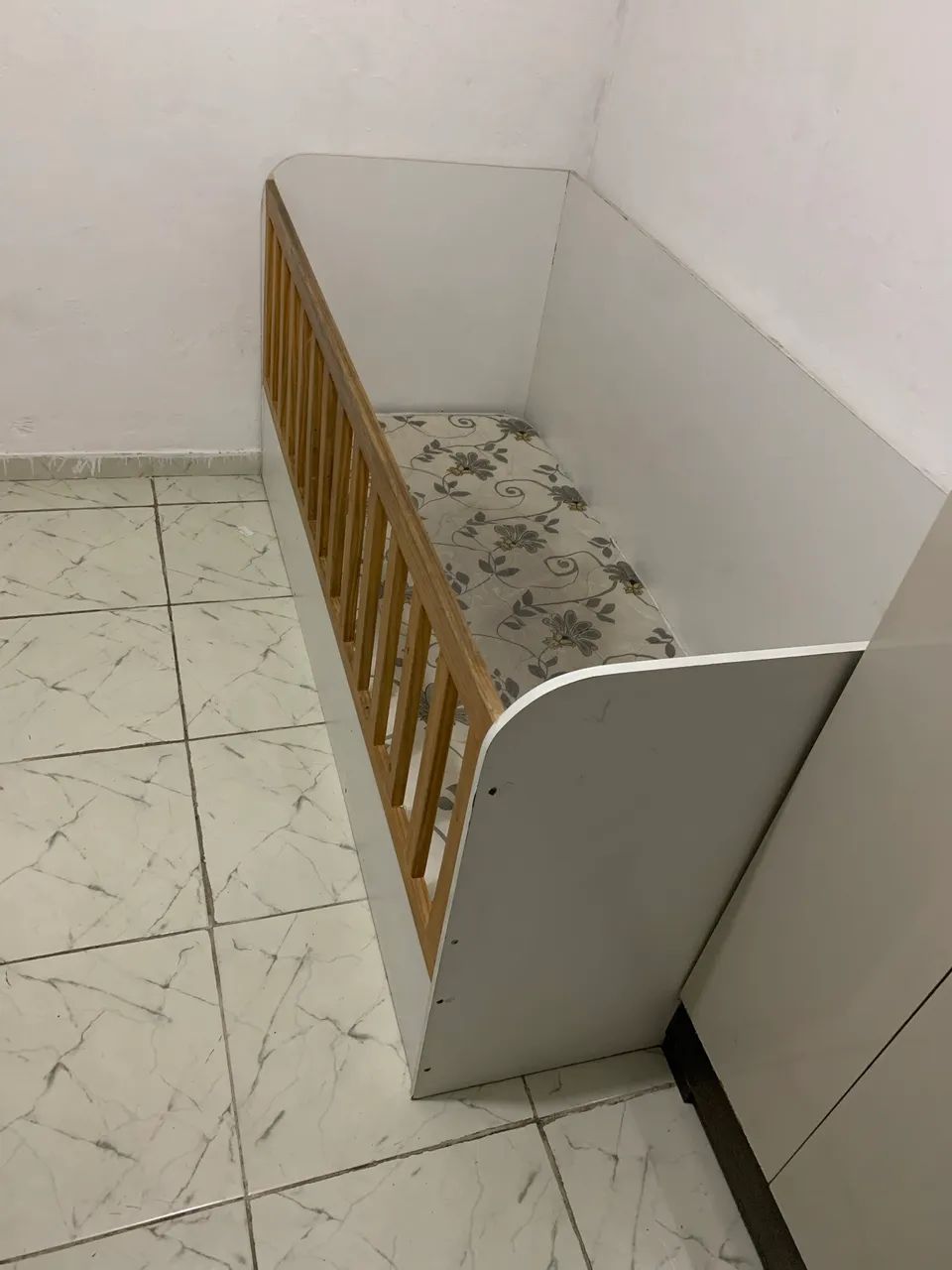 Cama/berço com grade