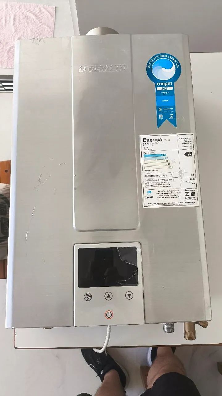 Aquecedor da Água a Gás GN funcionando - TORRANDO