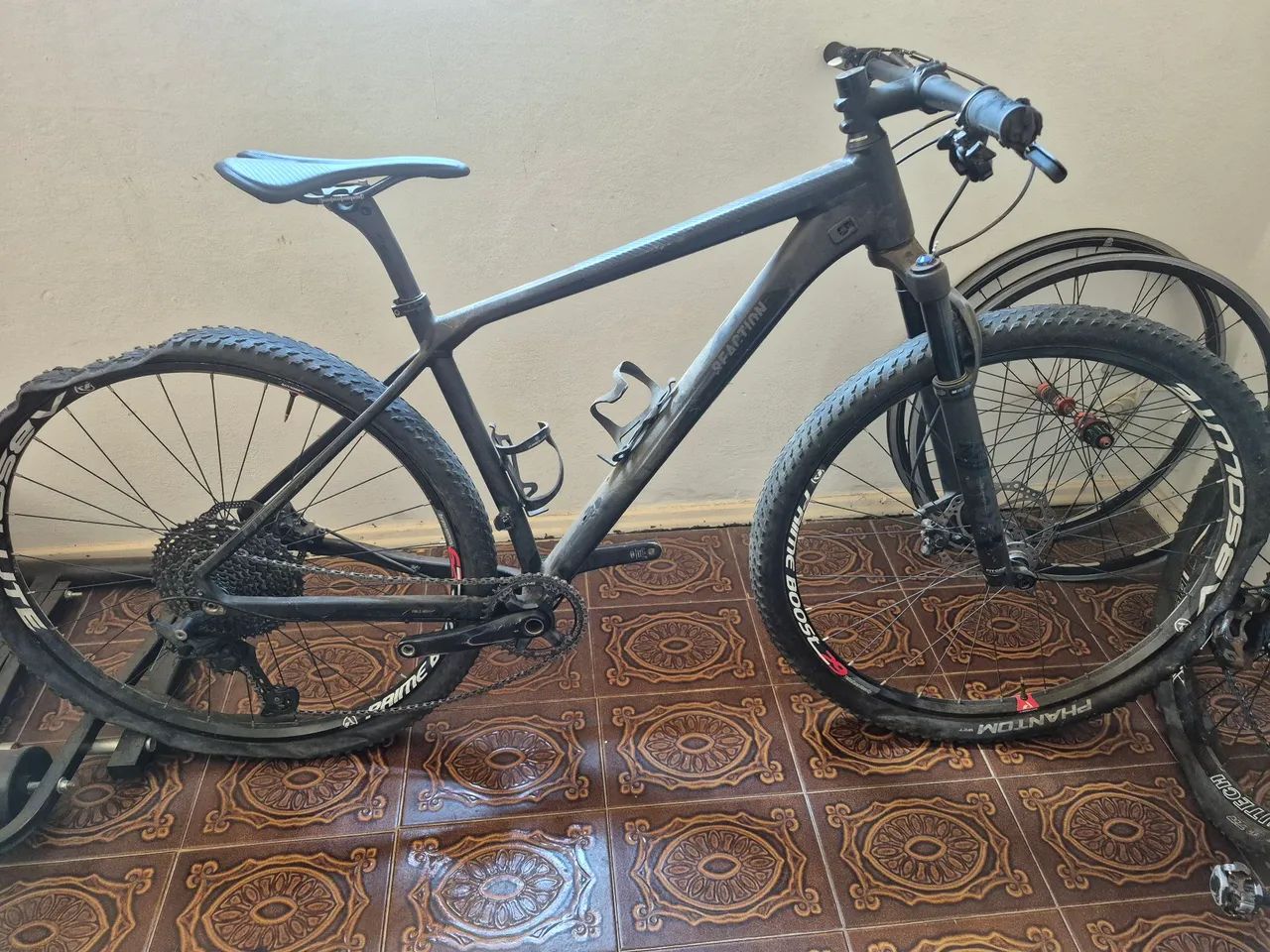 Bicicleta Cube aro 29 Tamanho 19 suspensão fox