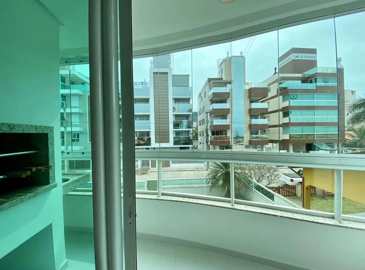 Apartamento de 2 quartos com sacada, 2 vagas em Palmas, Governador Celso Ramos