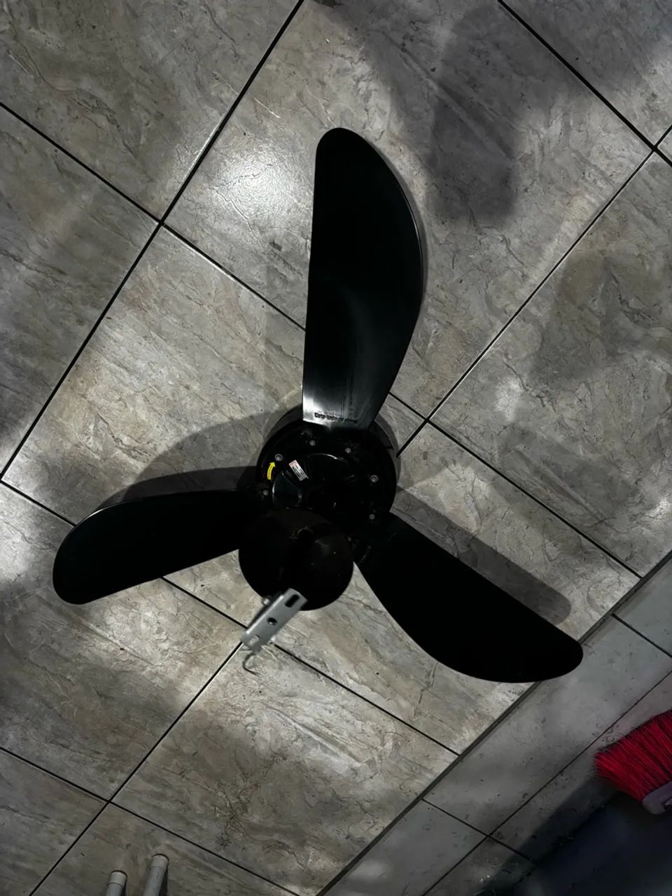 Ventilador de teto com defeito  - Foto 2