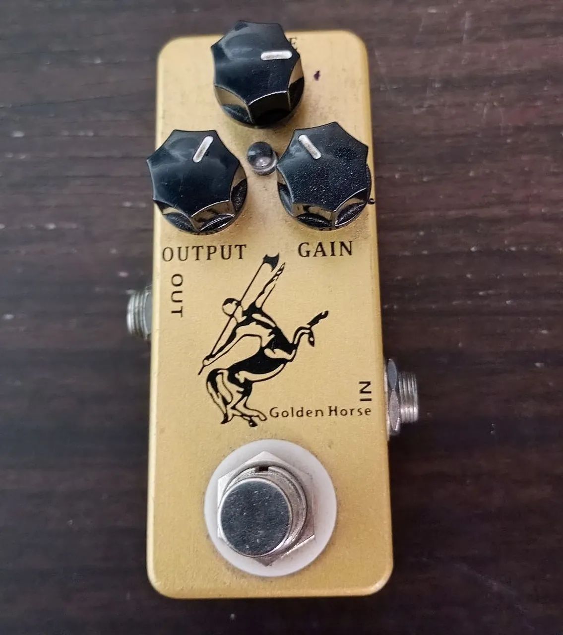 Pedal overdrive Mosky Golden Horse (clone do Klon Centaur)