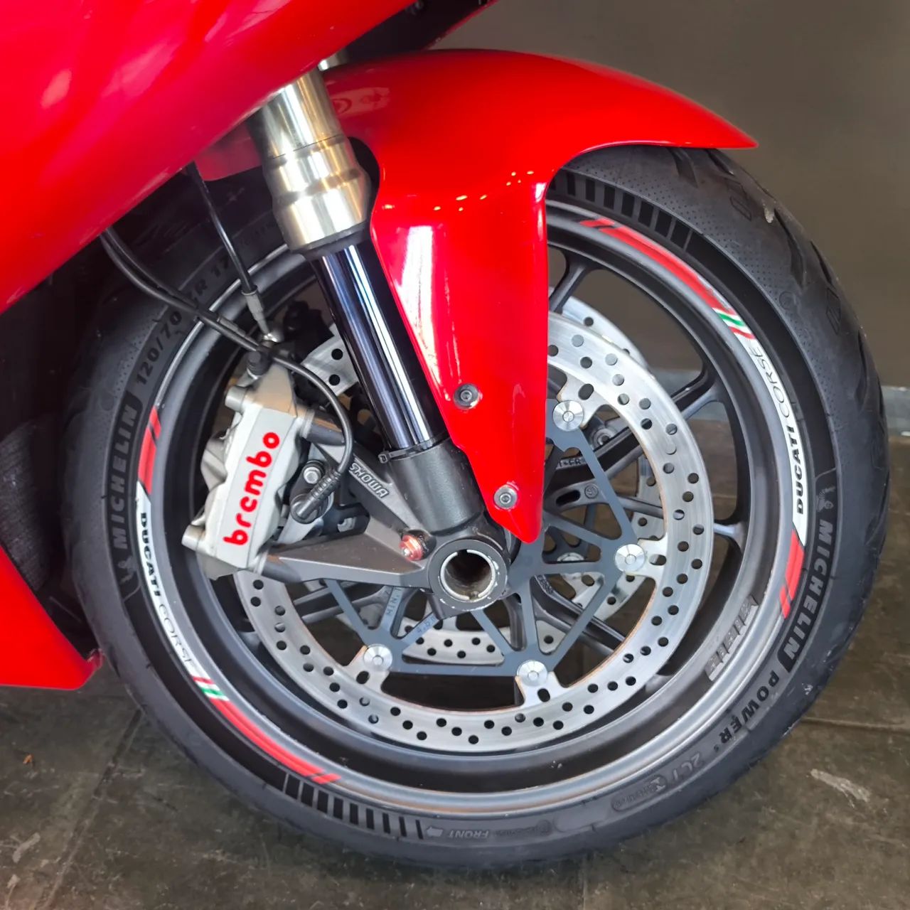Ducati SBK 1198  - Foto 5