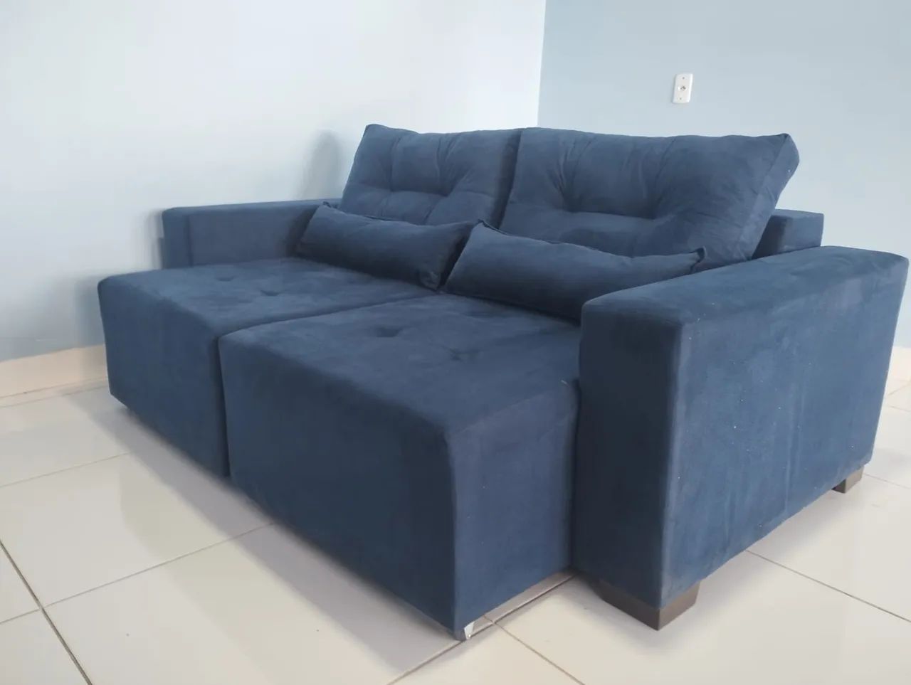 Sofás retrátil confortável 
