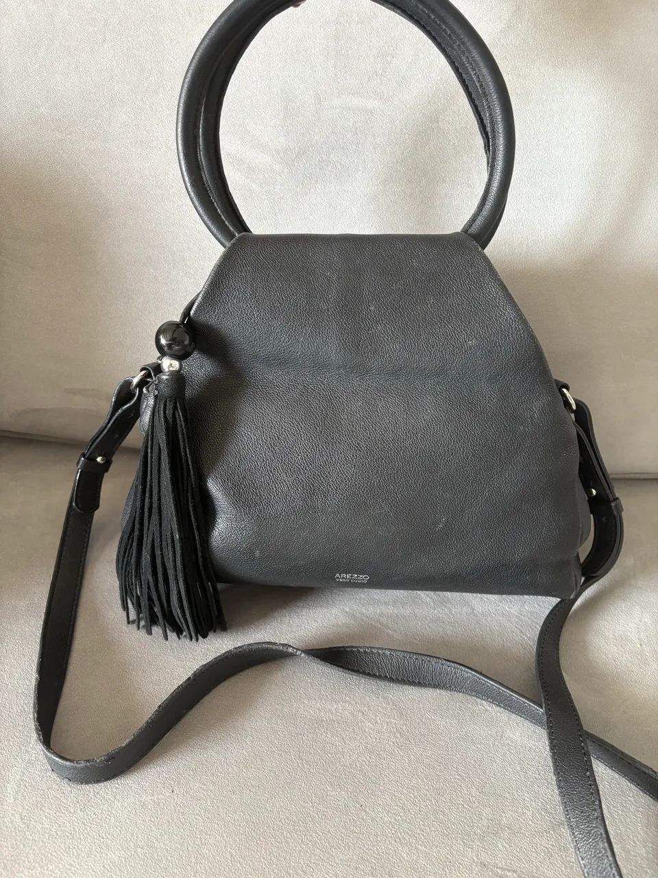 Bolsa Arezzo preta couro legítimo 