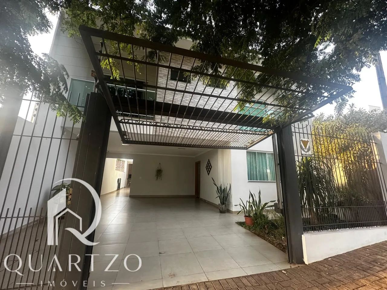Sobrado no Cidade Jardim | 3 Suítes | Mobiliado | Imóvel Independente | Próximo à UEM - Foto 2