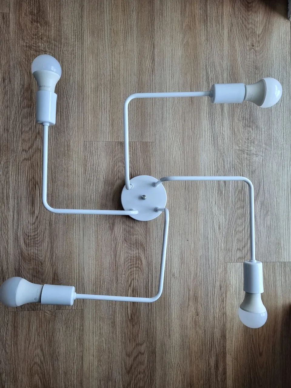 Luminária Sputinik 4 braços 