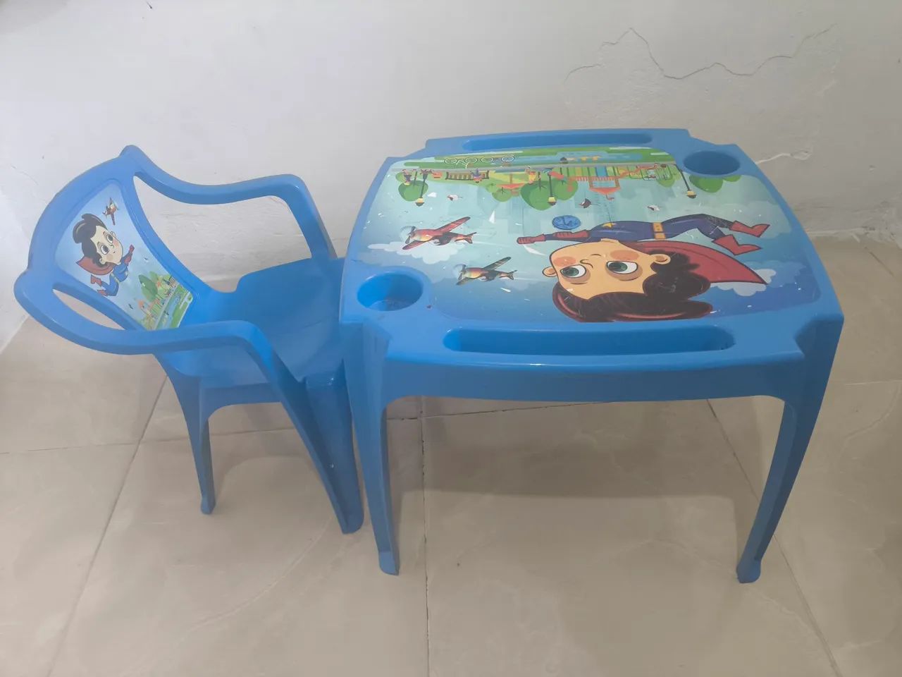 Mesinha e cadeirinha 