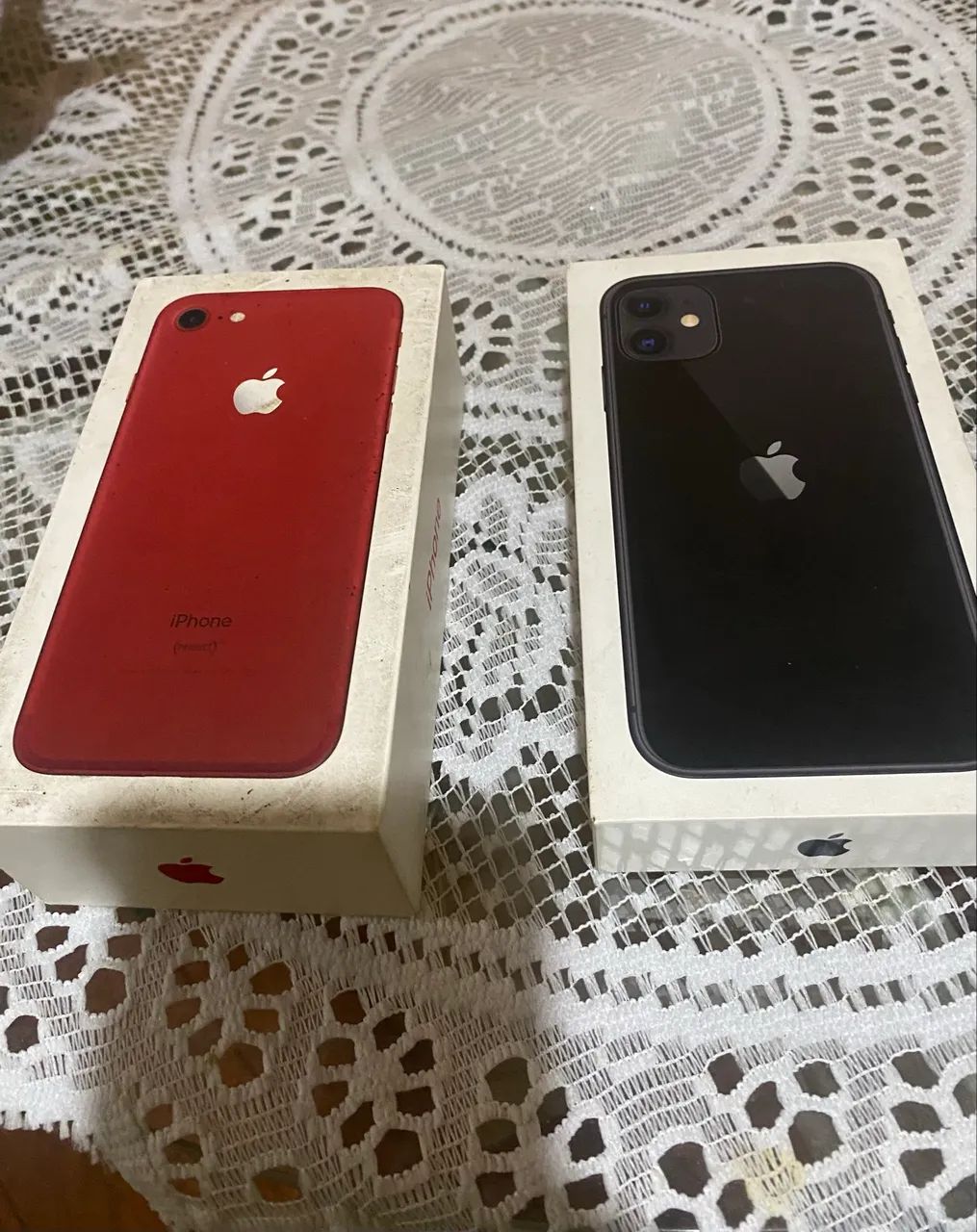 Caixa de iPhone 7 e 11