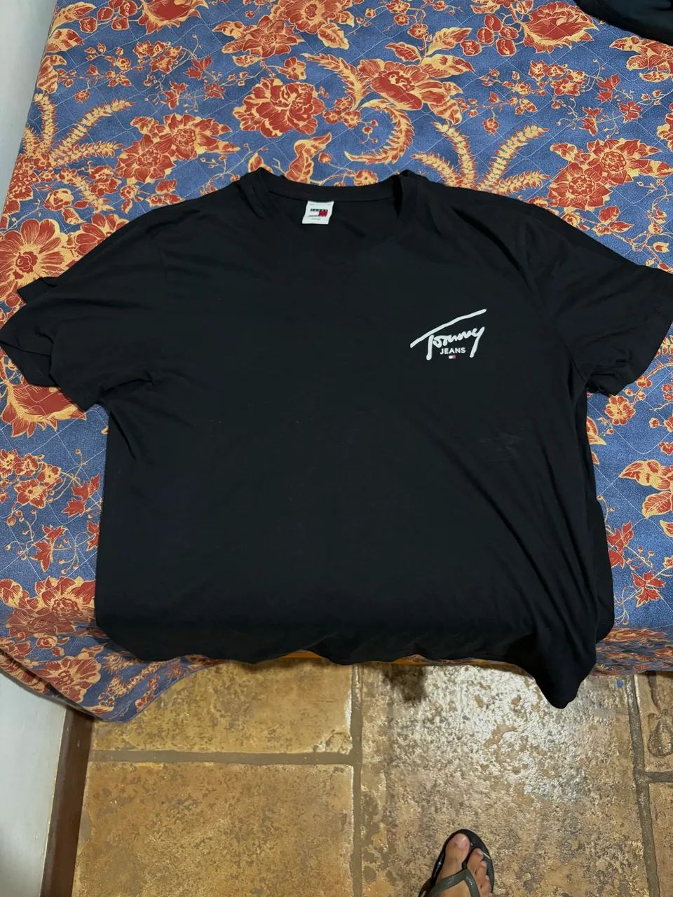 Camiseta tommy preta - Foto 2