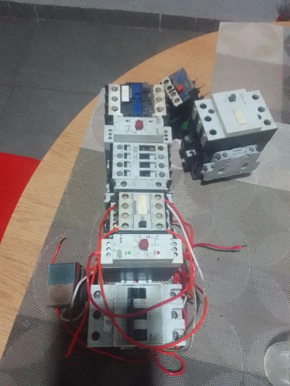 Componentes de comandos elétricos 
