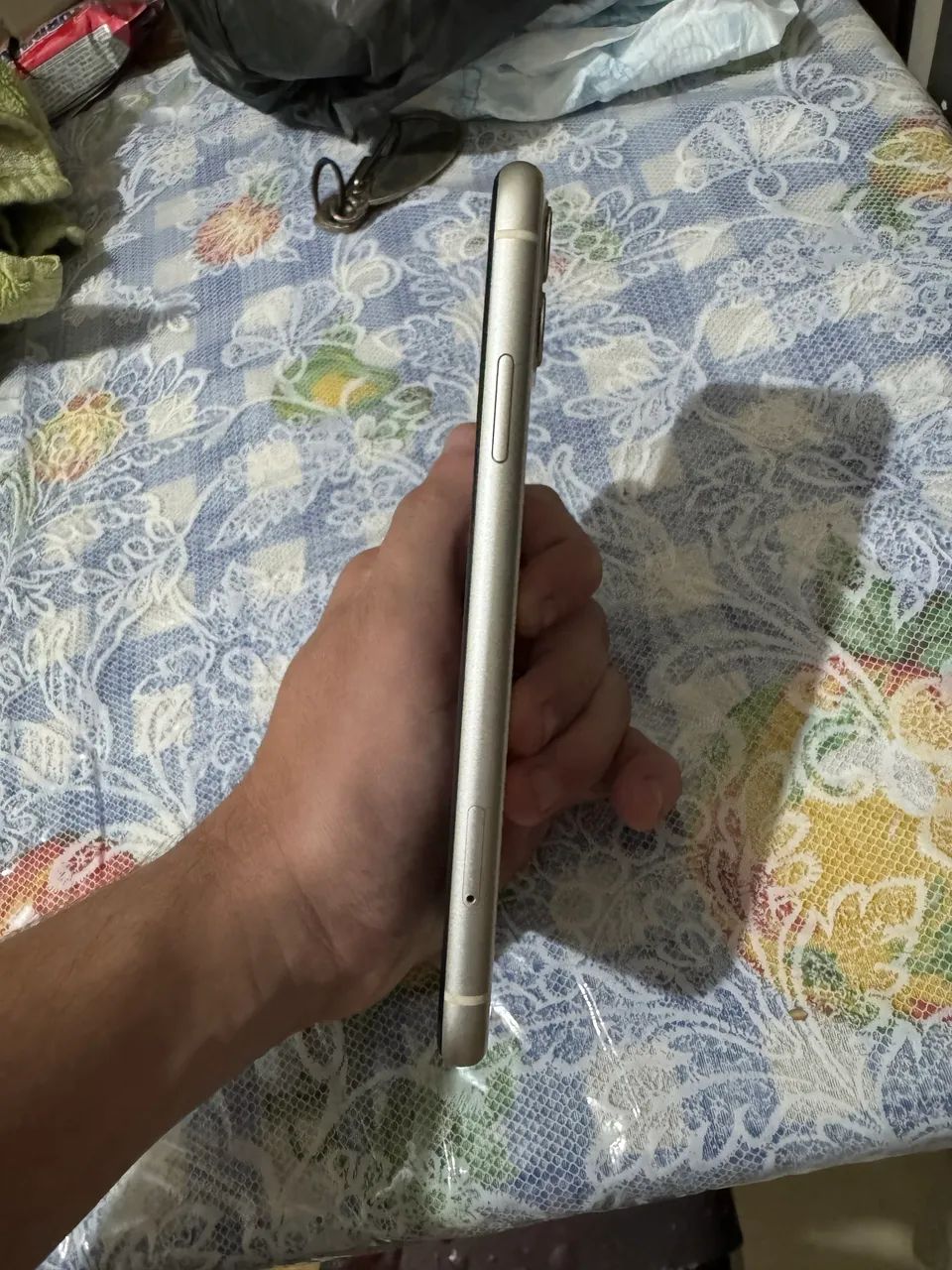 vendo iphone 11, 64 gb, sem marcas de uso !!! - Foto 3