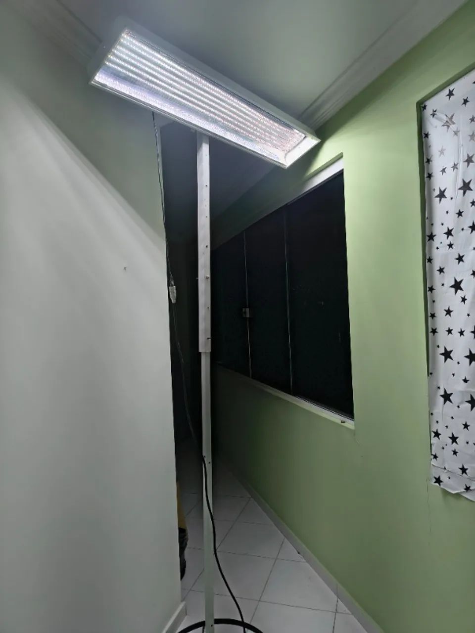luminária alta com base 
