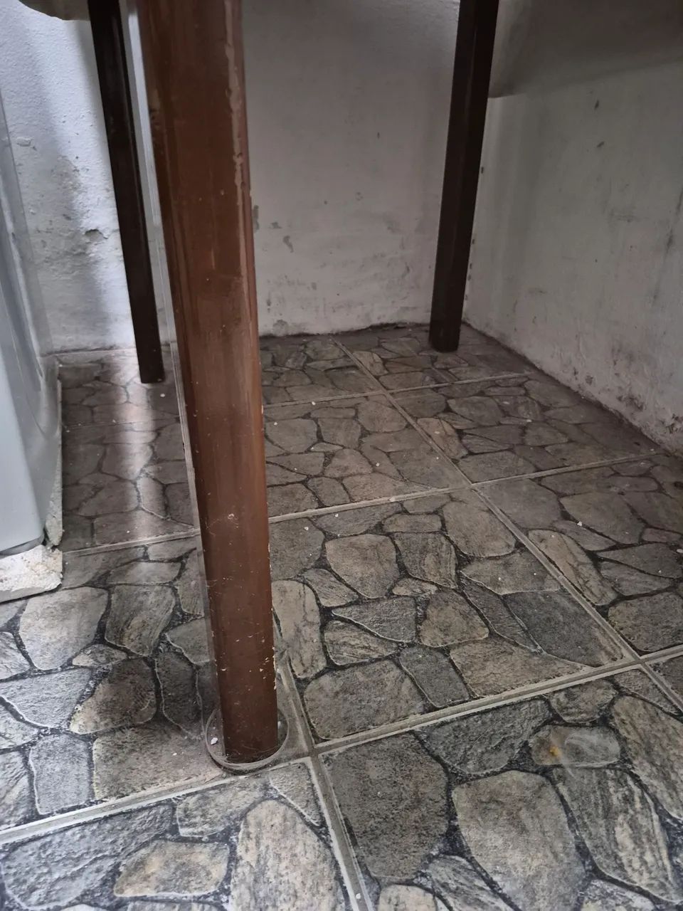 Mesa com 4 cadeiras  NÃO ENTREGO  - Foto 2