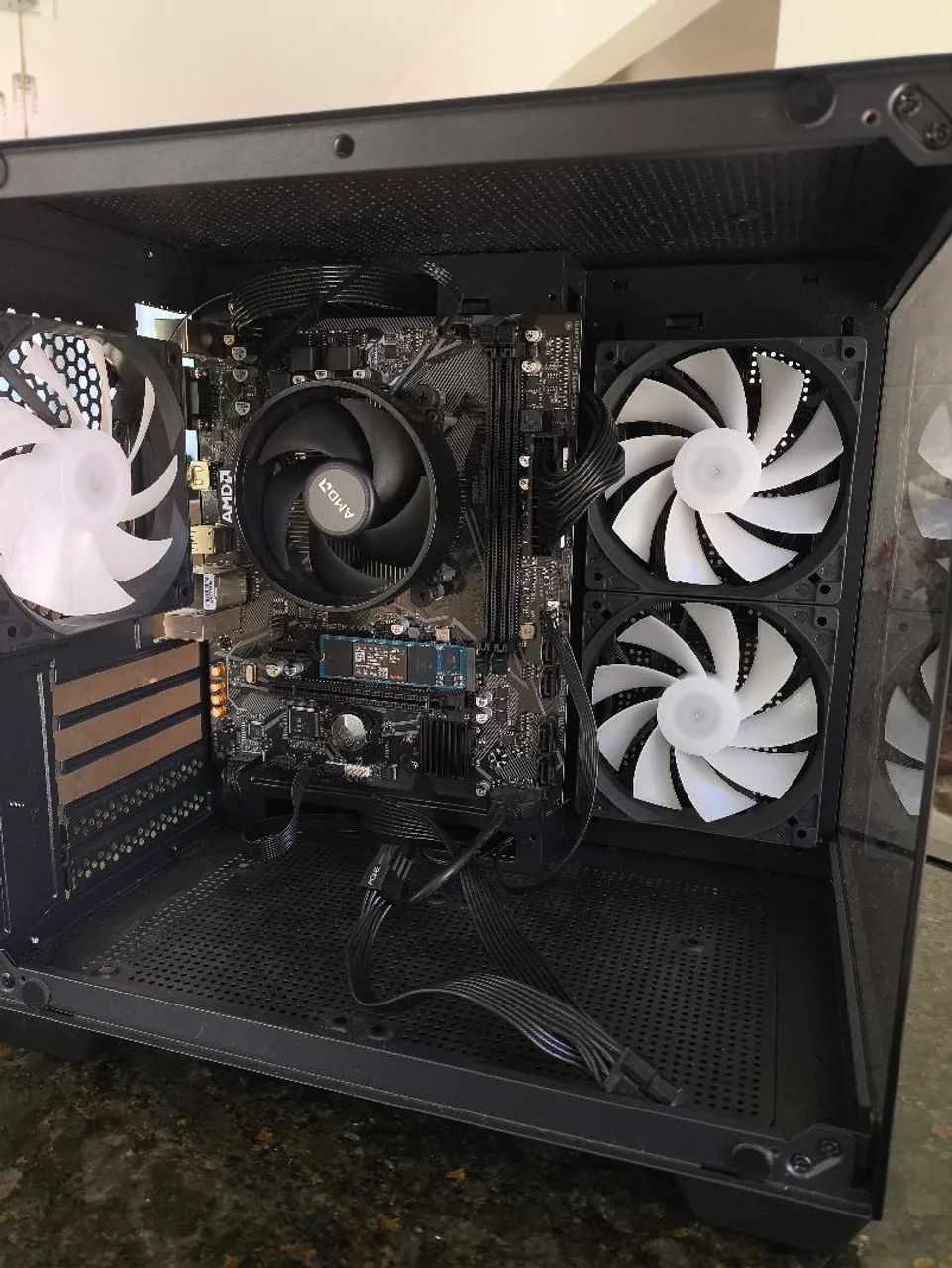 PC Base Gamer Ryzen 5 5600G - Excelente Estado - Foto 3