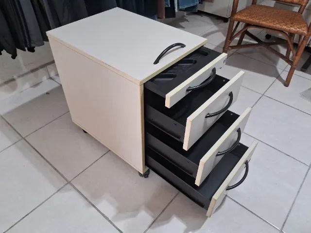 Gaveteiros multiusos da Giroflex com rodinhas - Foto 5