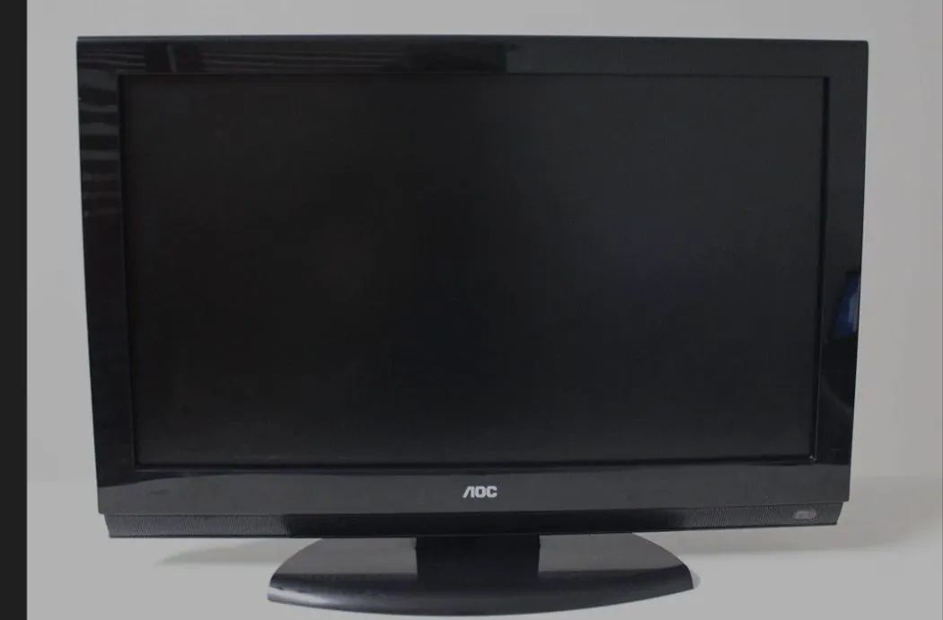 TV 22 a AOC modelo L22W931