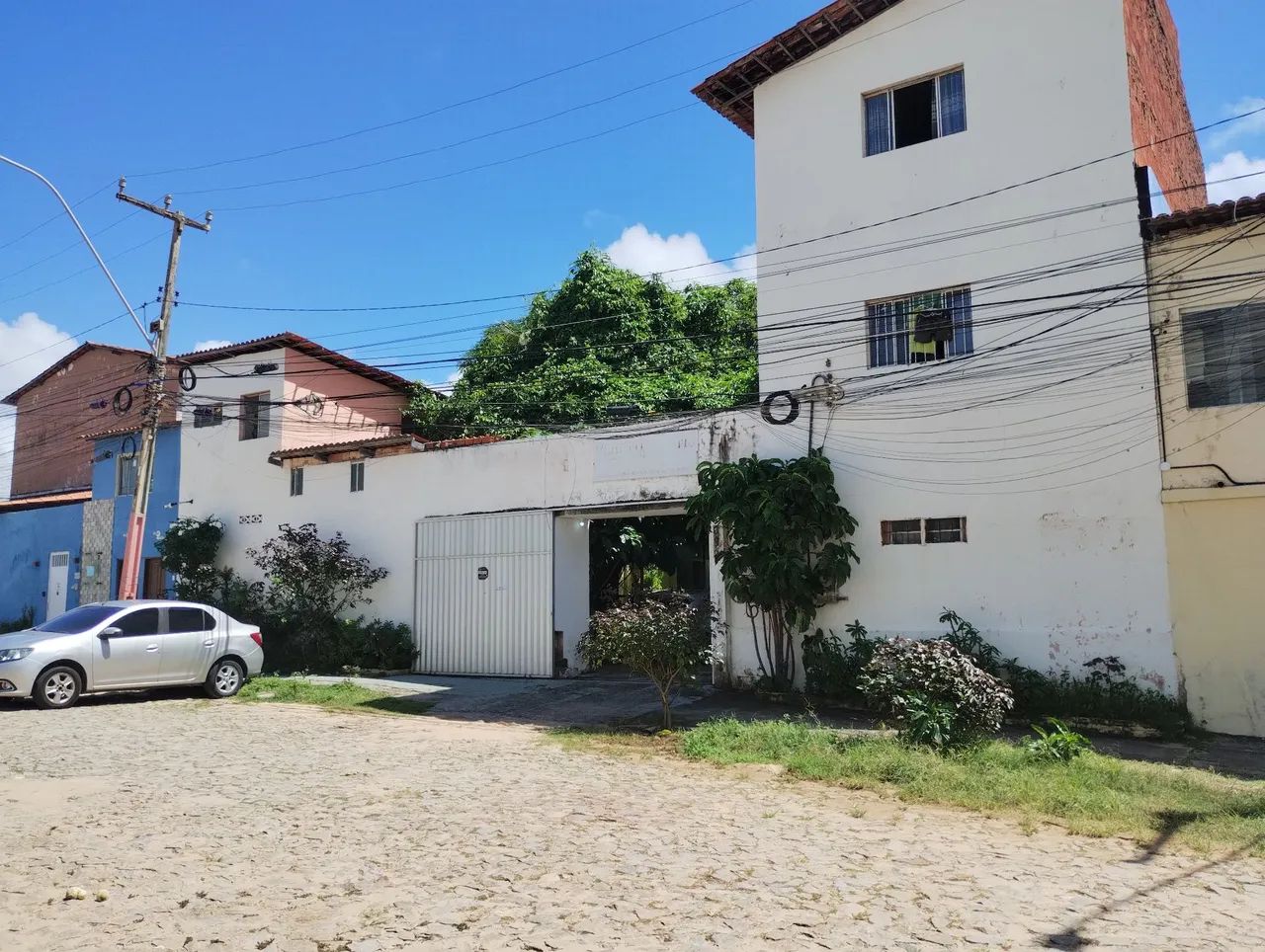 Aptos e kitnet mobiliados, 1 quarto, praia do futuro, próximo a barraca CrocoBeach.