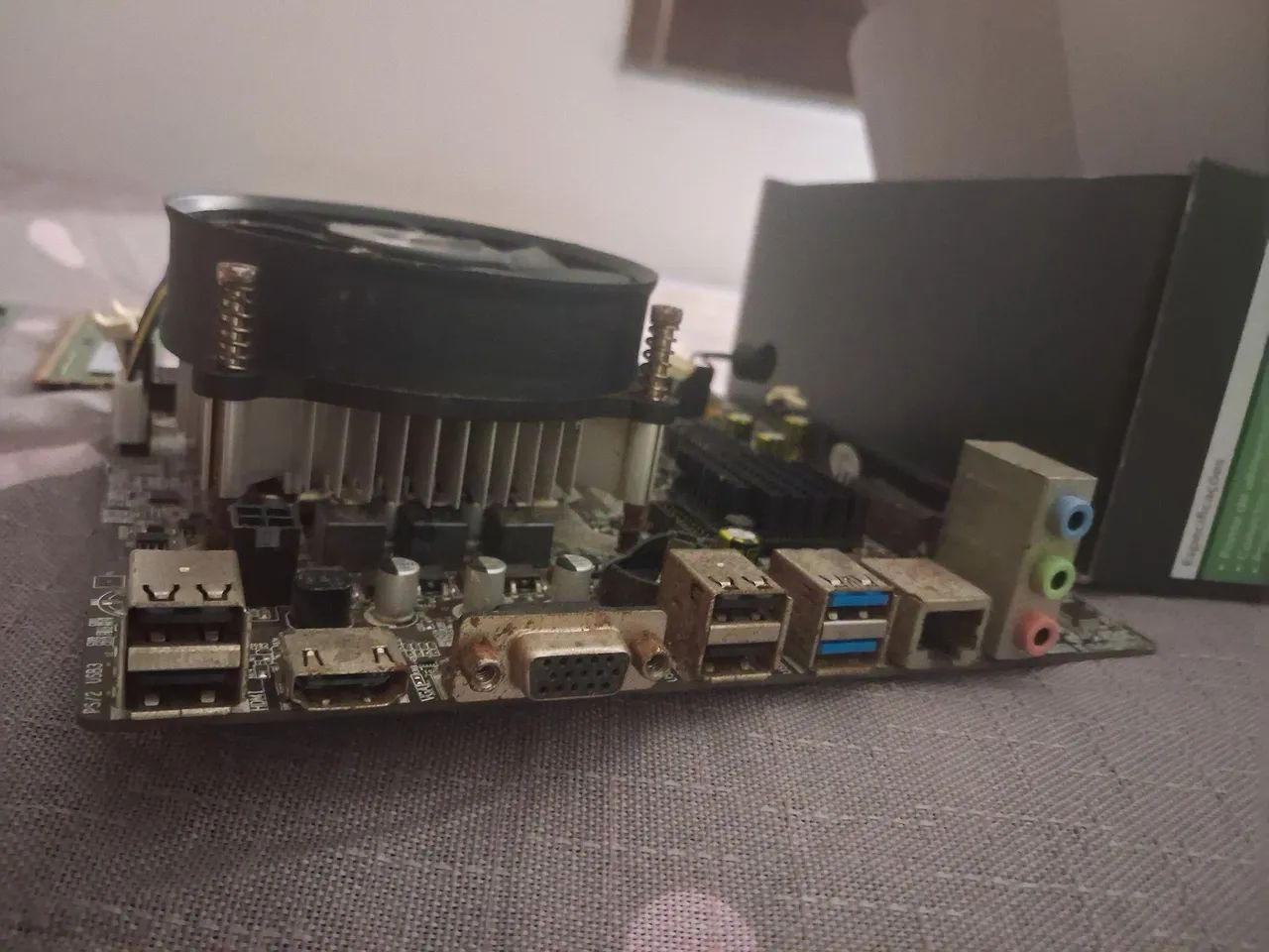 Placa mãe sem bateria e 4 pentes de 4gb de ram  - Foto 4