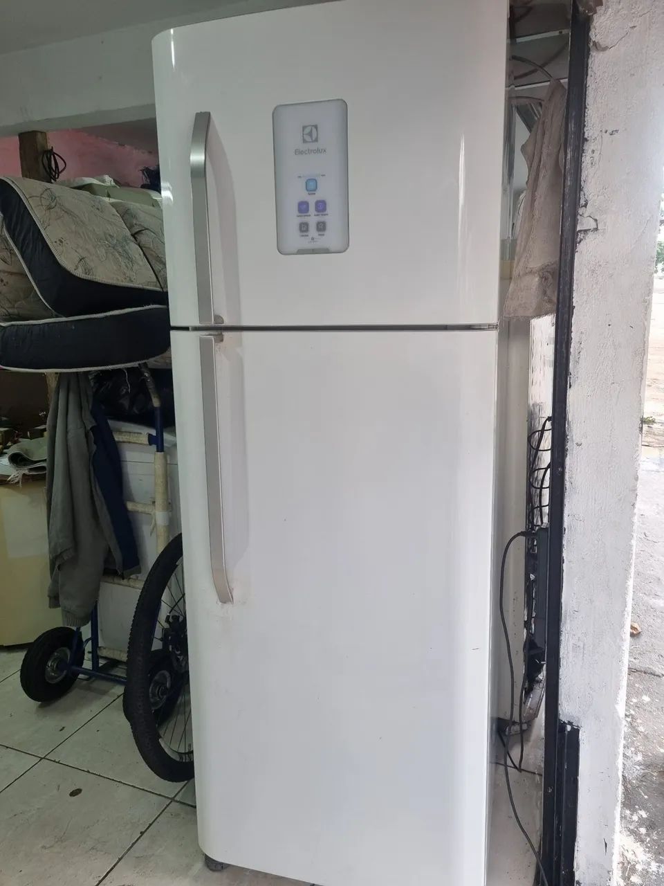 Geladeira Eletrolux Frost Free 