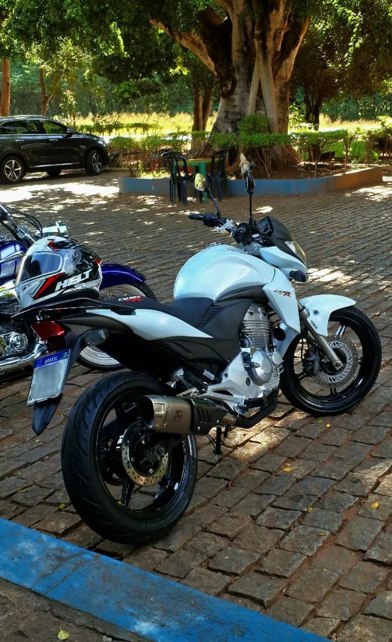 CB 300R ABS - Foto 4