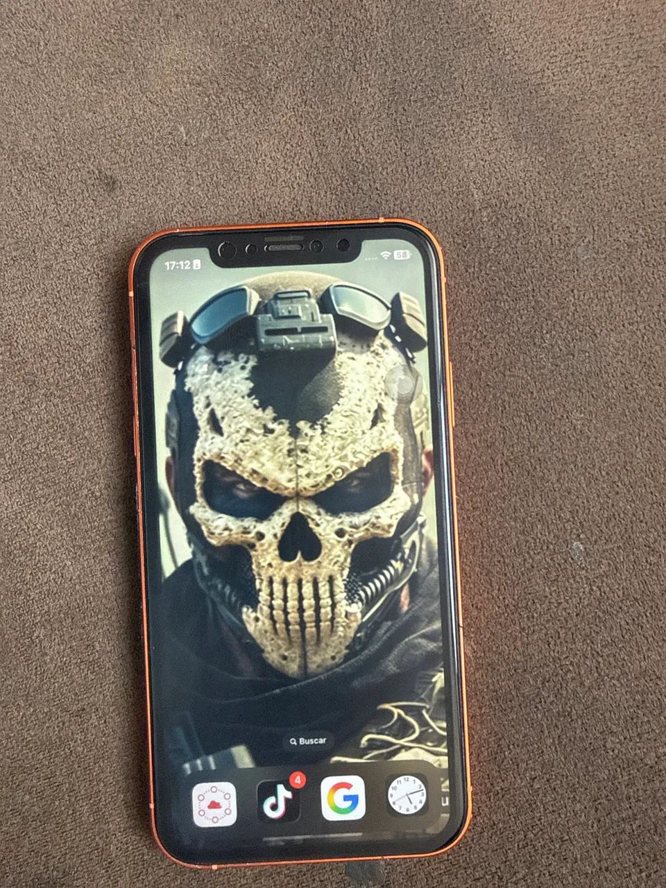 iPhone 11 na carcaça do 17 64 G