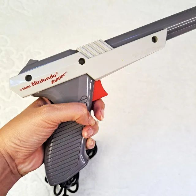 Duas Zapper para NES Originais e funcionando. - Peças e Acessórios