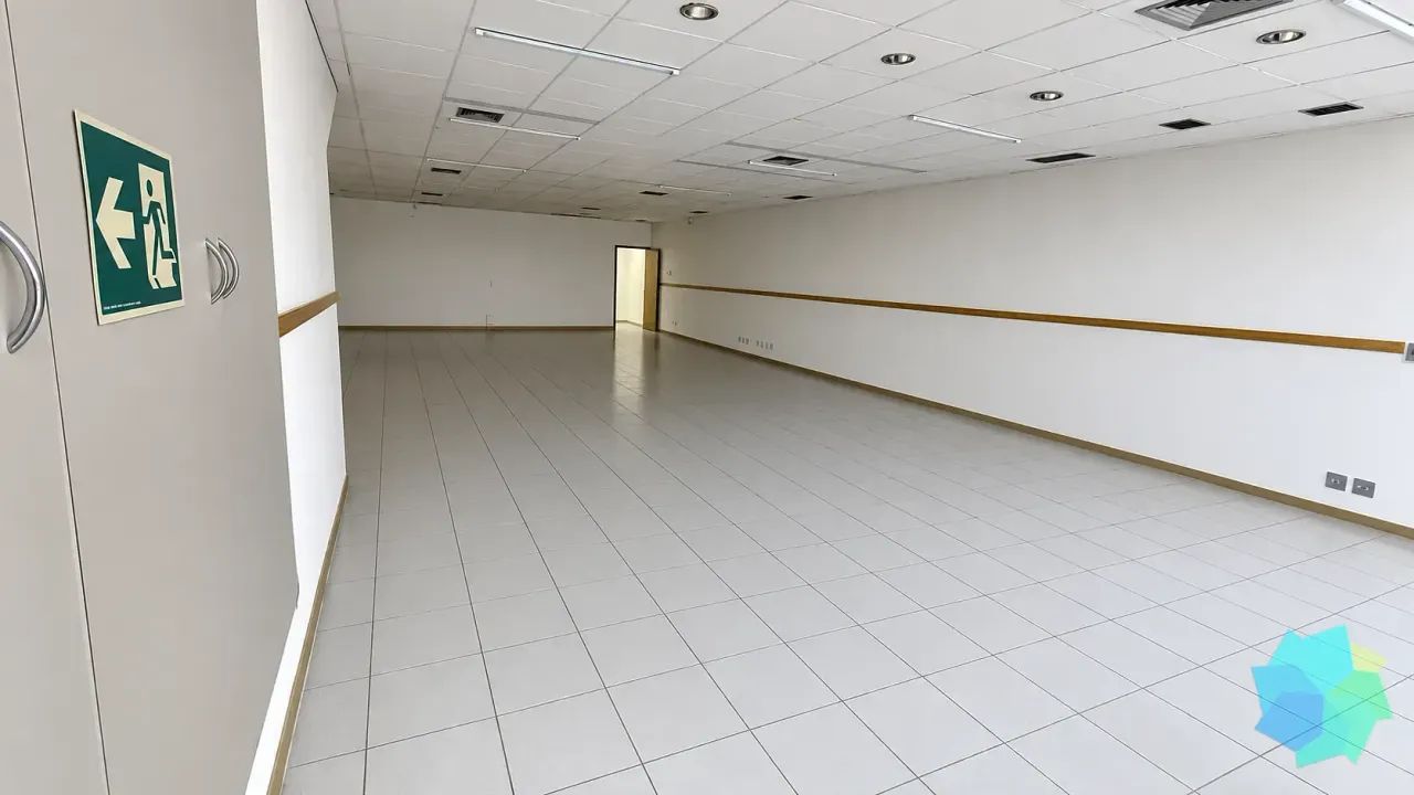 Salão Comercial 180 m² no Centro de Salto  Amplo e Versátil - Foto 4