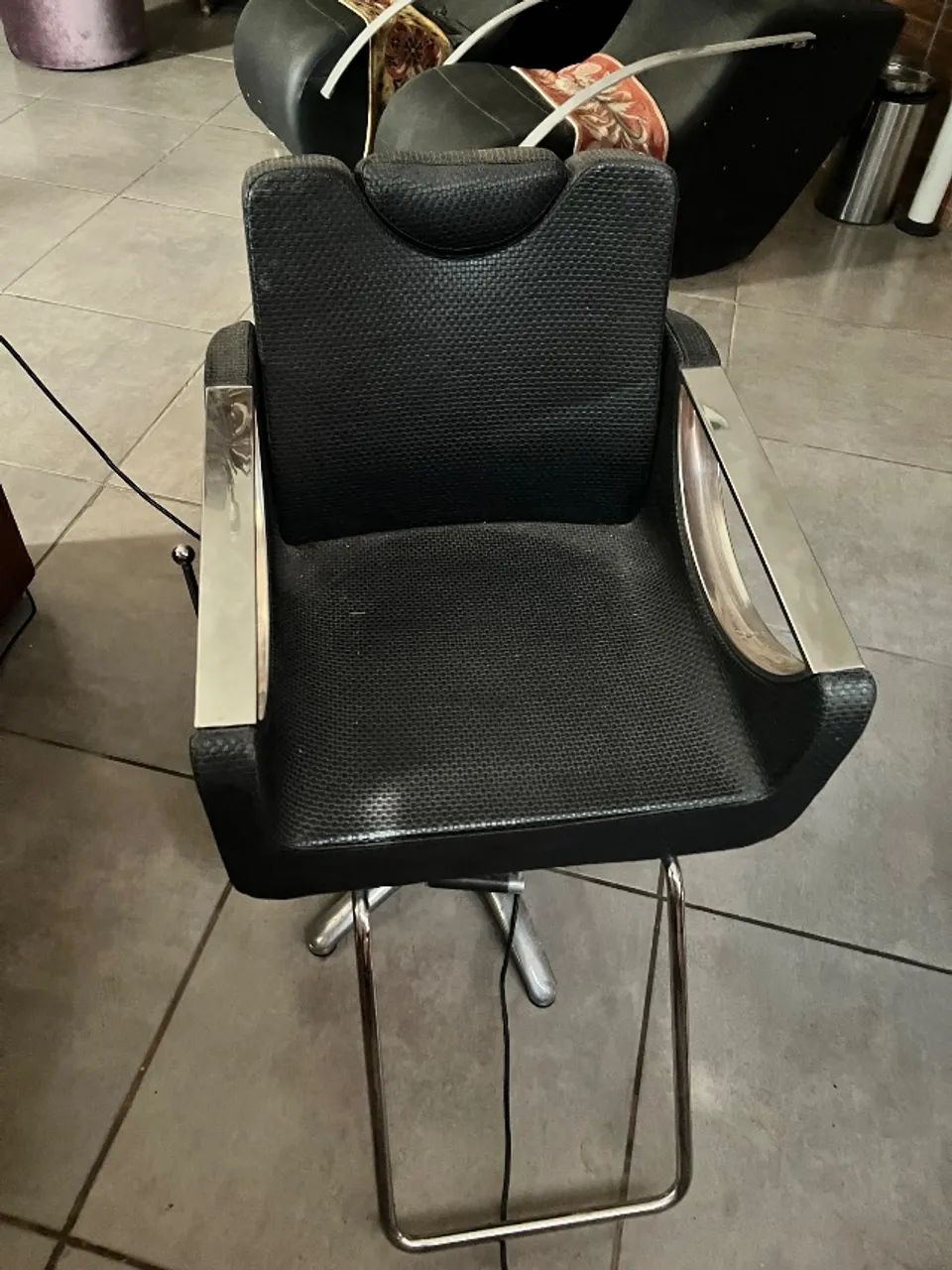 Cadeira de Cabeleiro reclinável  - Foto 2