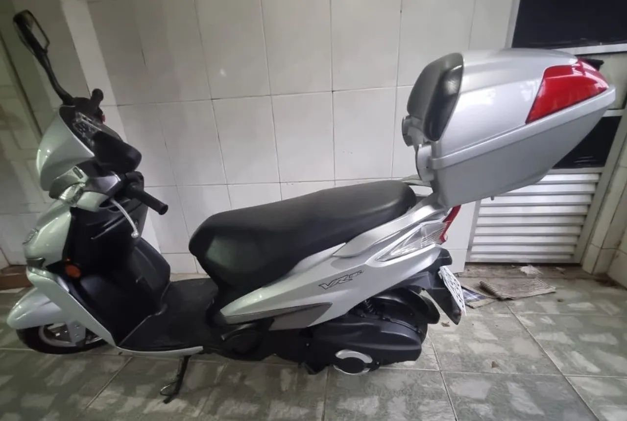 Moto semi nova 