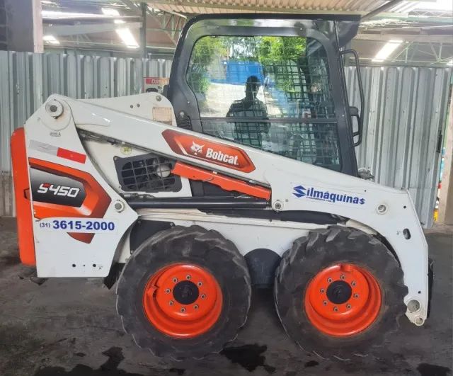 Minicarregadeira Bobcat S450 Ano 2024 Com 822,1hs C Ar Cond