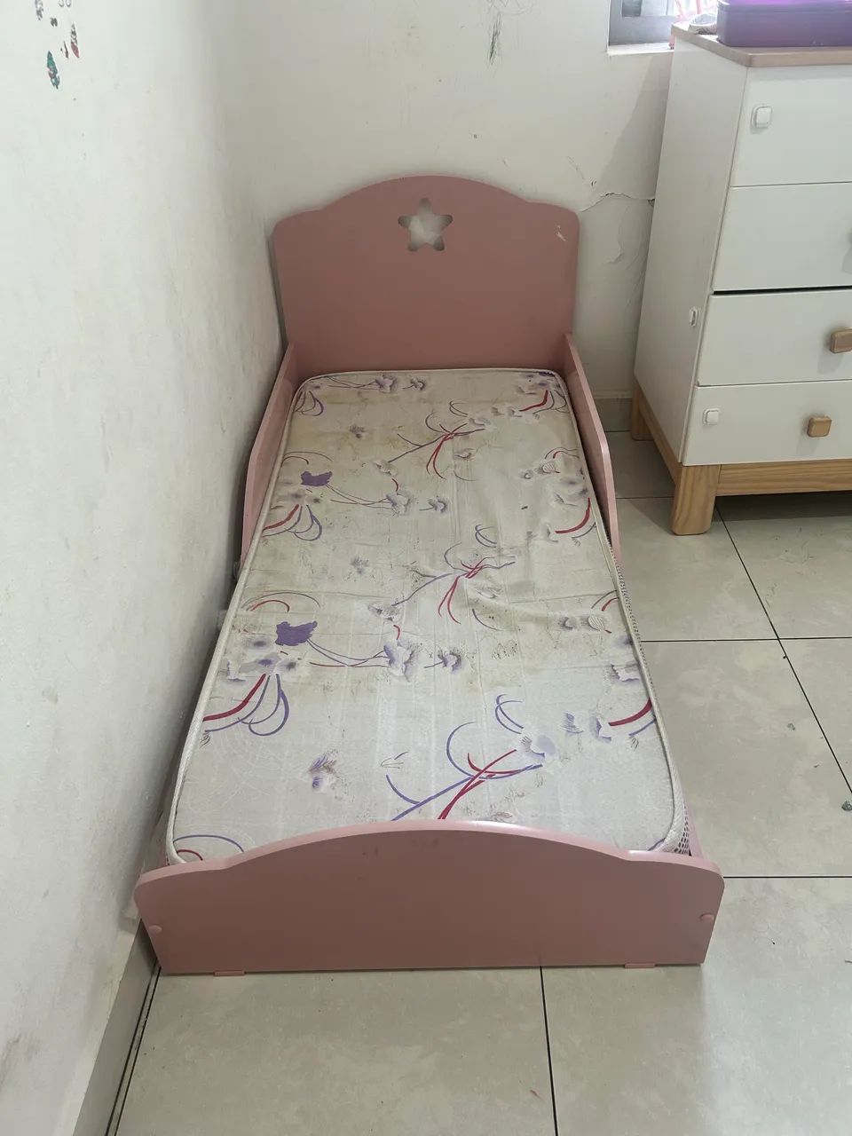 Cama montessoriano infantil rosa menina