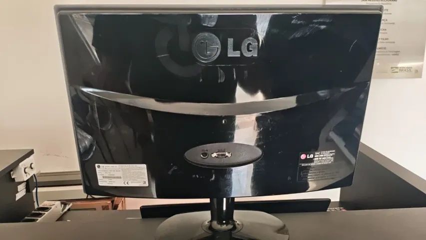 Monitor LG Flatron E1940 LED 18.5" Widescreen - Funcionando Perfeitamente - Foto 3