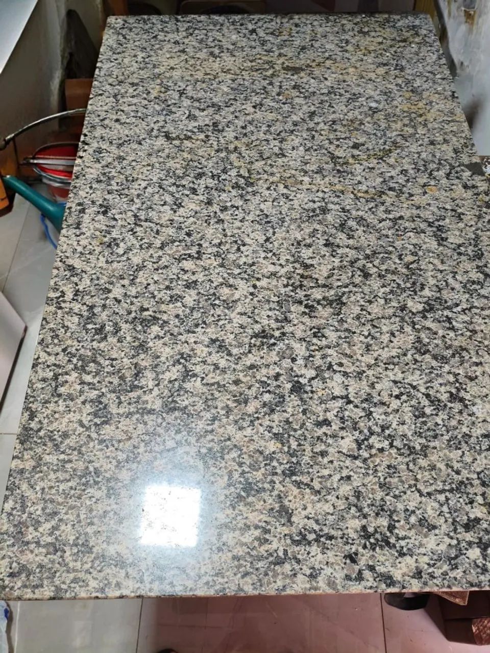 Vende se mesa retangular com 4 cadeiras