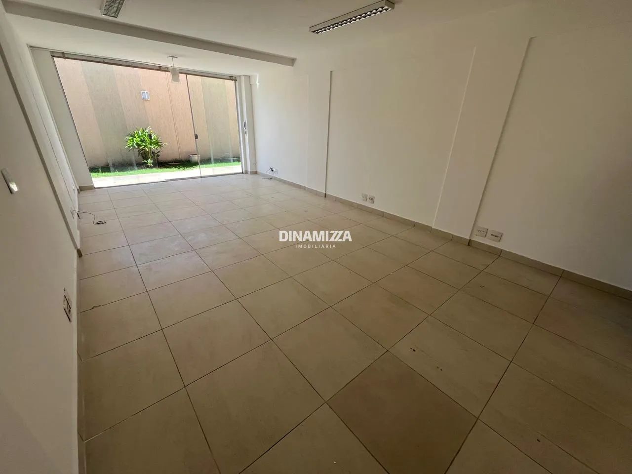 EXCELENTE LOJA COM LOCALIZAÇÃO PRIVILEGIADA, FÁCIL ACESSO AO CENTRO