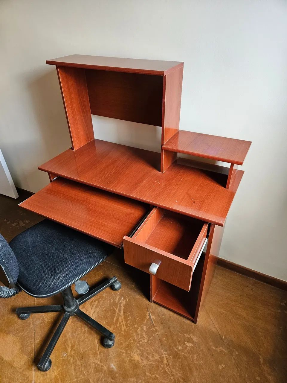 Mesa de computador Bartira com 1 gaveta - Foto 2