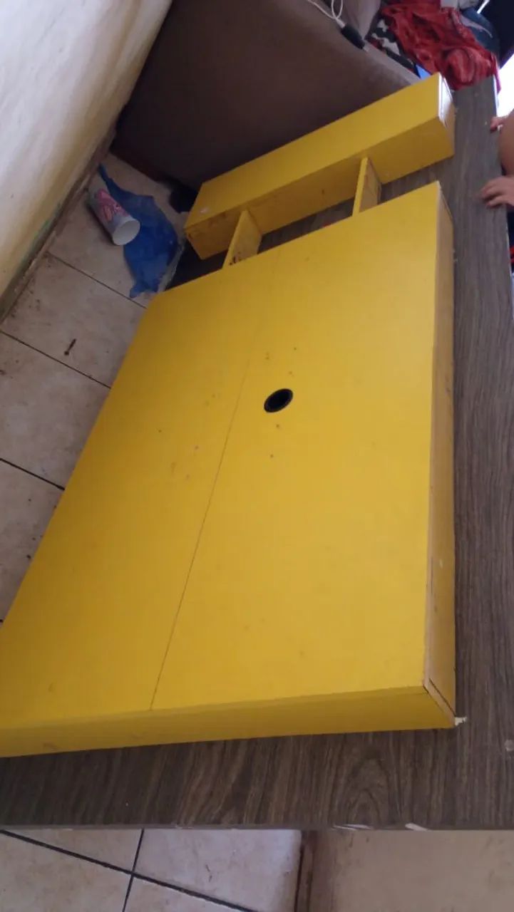 Vendo um painel de parede 