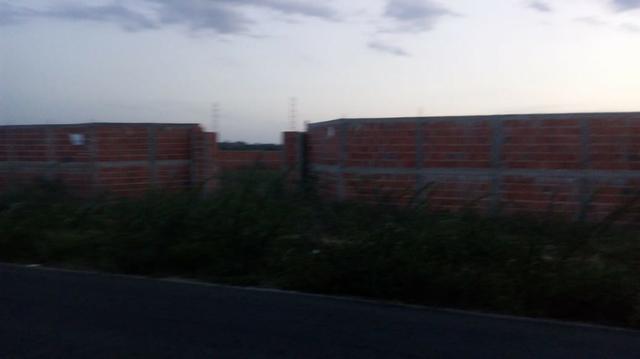 Terreno murado na Rodovia na Estrada de Lamarão Preço pra vender logo
