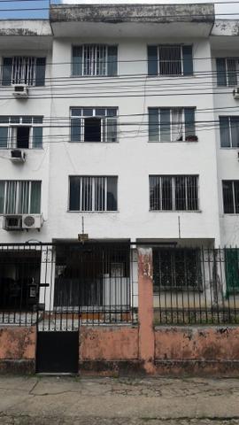 Aluga-se ap. 2 quartos. R$1.250,00