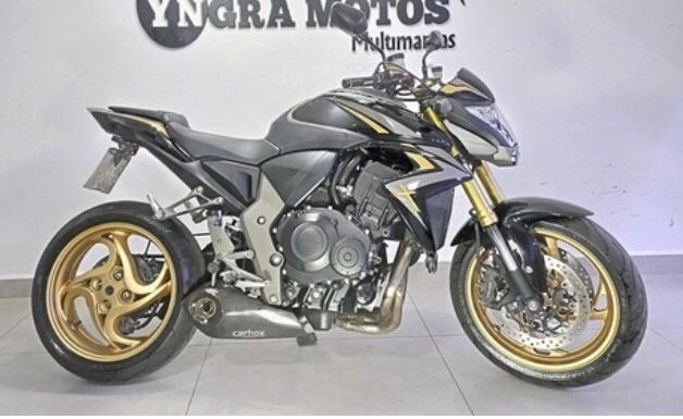 À VENDA: MOTO HONDA CB1000R02013.