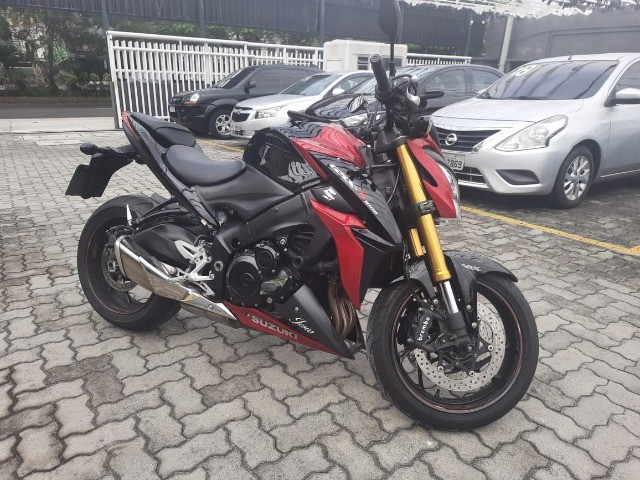 SUZUKI GSX 1000CC  SUGESTÃO DE FINANCIAMENTO ENT + PARCELAS DE R$ 710,00 