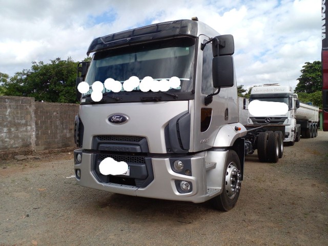 FORD CARGO 2428 6X2 ANO 2011/2012